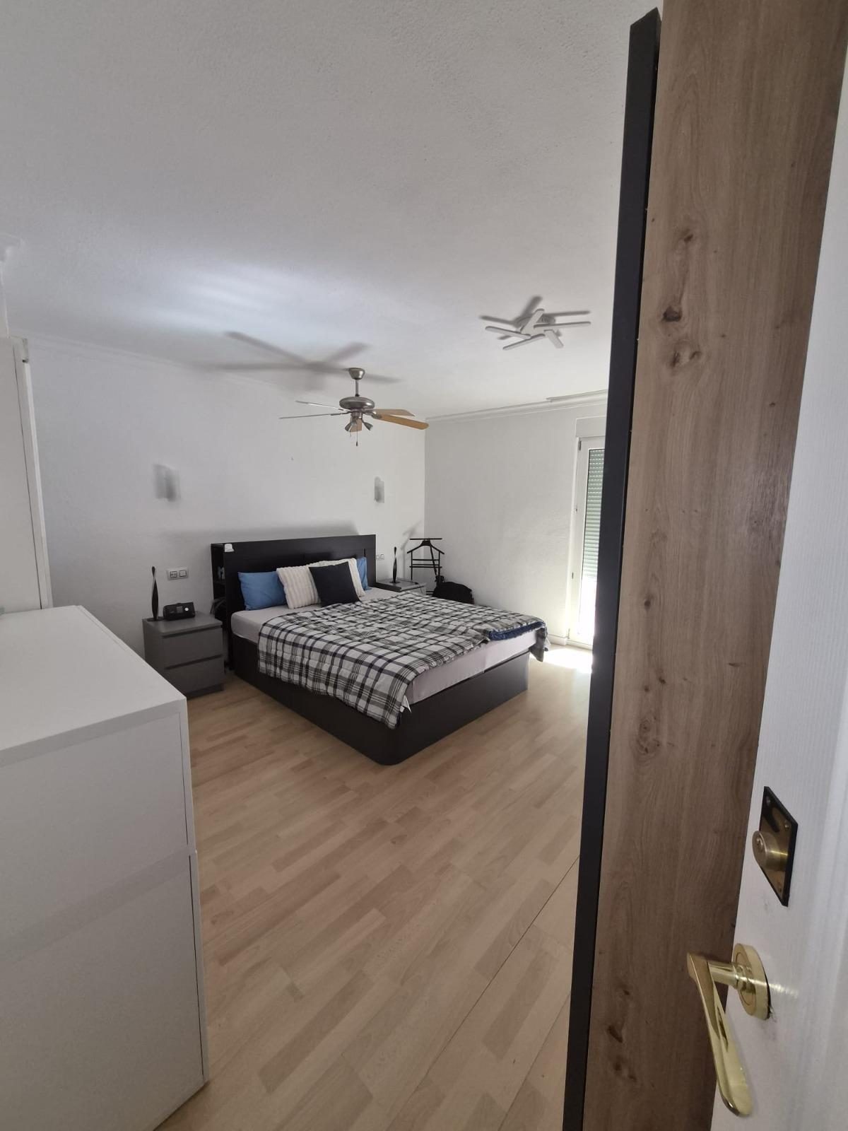 Chalet independiente con 3 viviendas, piscina y vistas al mar en Pinos de Alhaurín | Alhaurín de la Torre | Costa del Sol — Foto 9