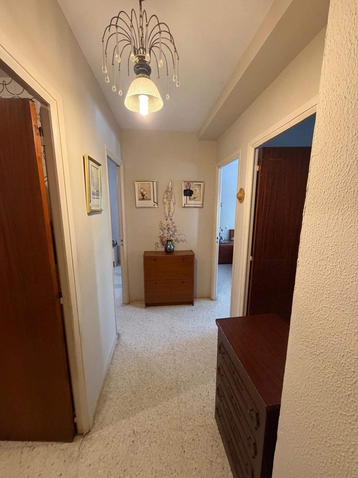 Piso en venta en Fuengirola cerca de Plaza de la Hispanidad | 3 dormitorios, terraza y garaje | Costa del Sol — Foto 8
