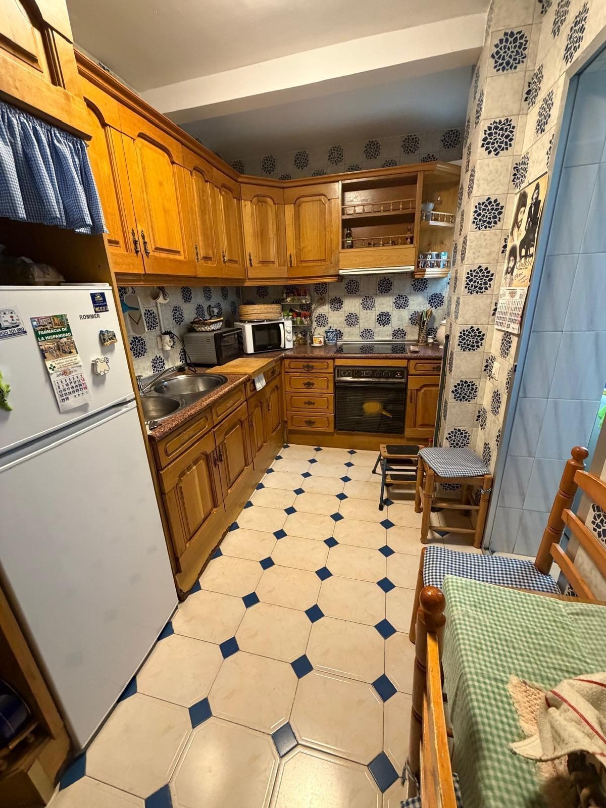 Piso en venta en Fuengirola cerca de Plaza de la Hispanidad | 3 dormitorios, terraza y garaje | Costa del Sol — Foto 6