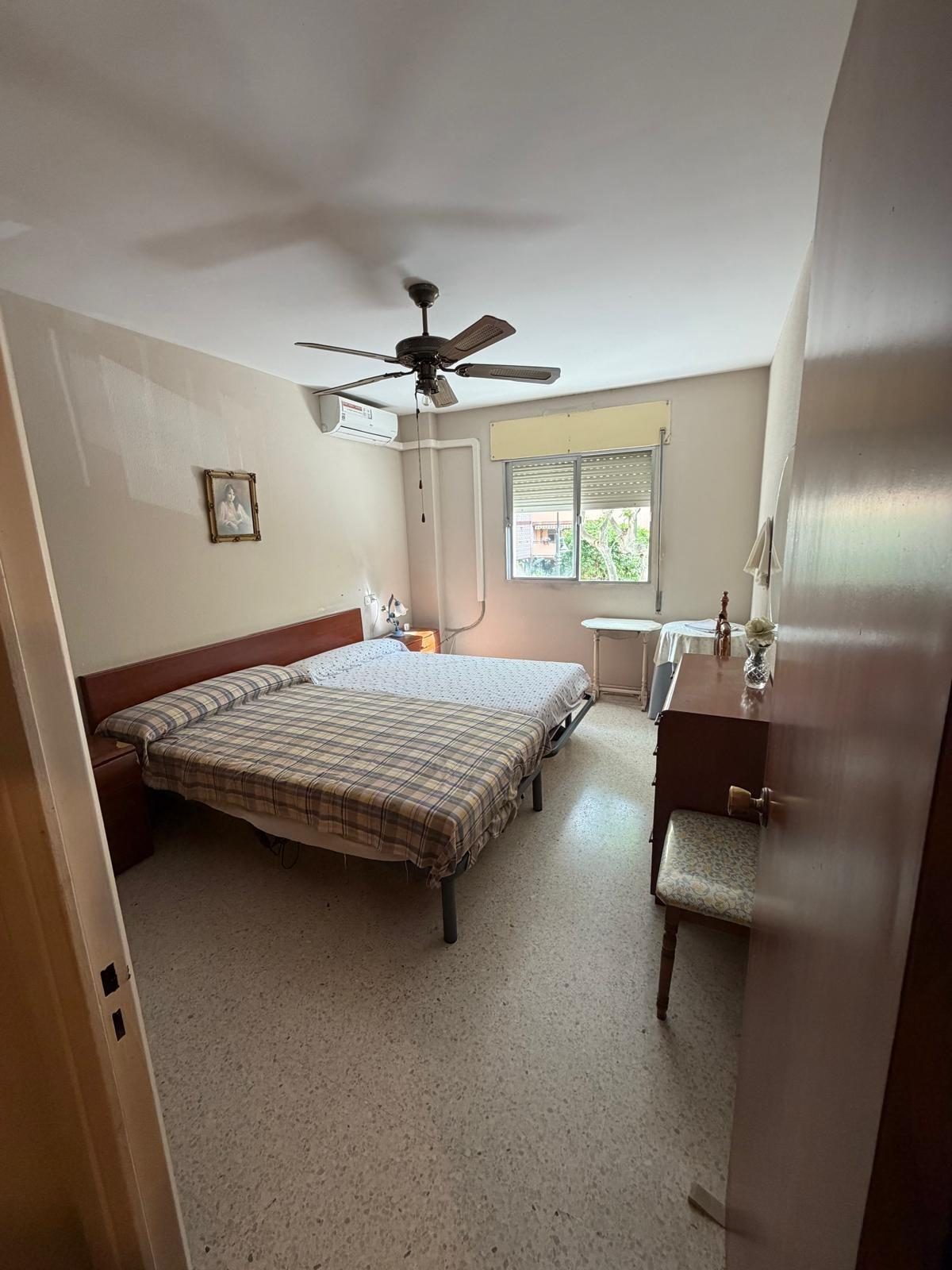 Piso en venta en Fuengirola cerca de Plaza de la Hispanidad | 3 dormitorios, terraza y garaje | Costa del Sol — Foto 10