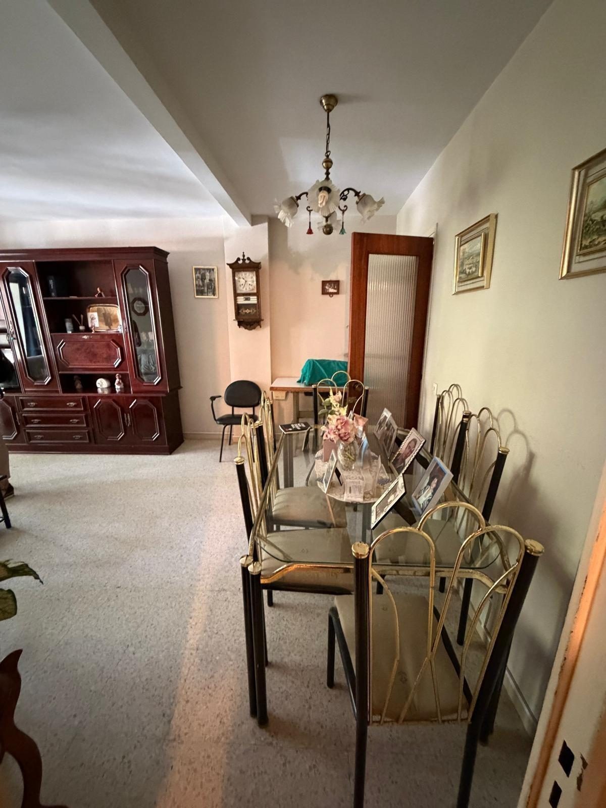 Piso en venta en Fuengirola cerca de Plaza de la Hispanidad | 3 dormitorios, terraza y garaje | Costa del Sol — Foto 5