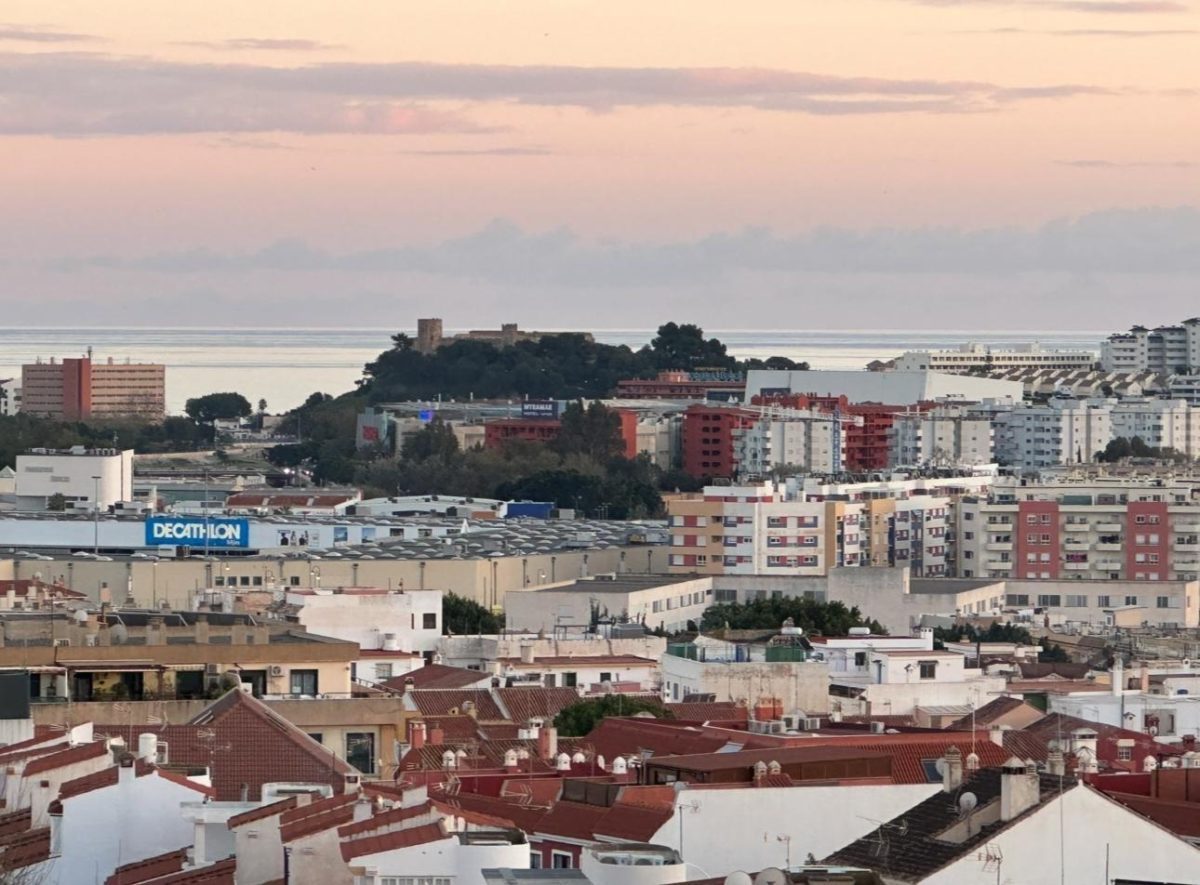 Ático en Las Lagunas de Mijas con terraza, chimenea, garaje y piscina | Costa del Sol — Foto 5