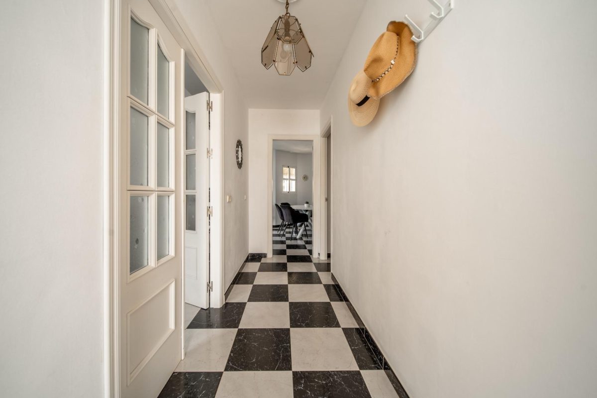 Espectacular Villa de Lujo Reformada en El Coto, Costa del Sol: Exclusividad, Amplitud y Alta Rentabilidad — Foto 16