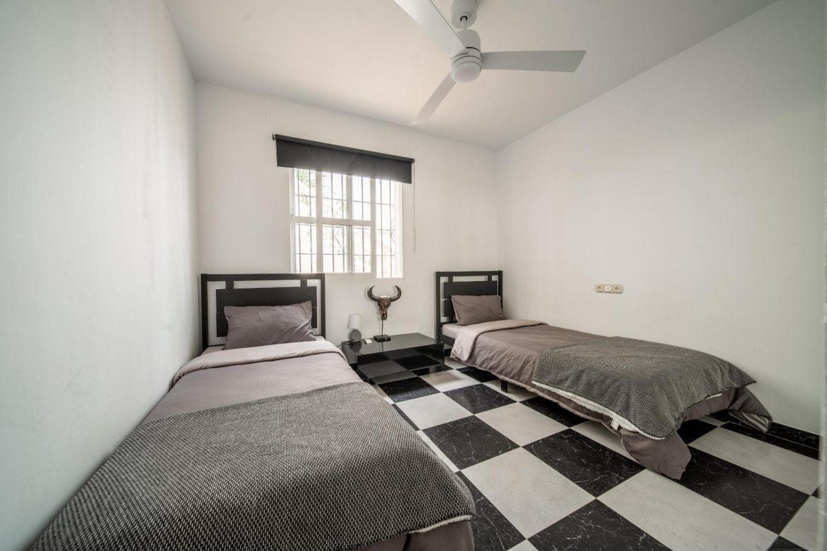 Espectacular Villa de Lujo Reformada en El Coto, Costa del Sol: Exclusividad, Amplitud y Alta Rentabilidad — Foto 19