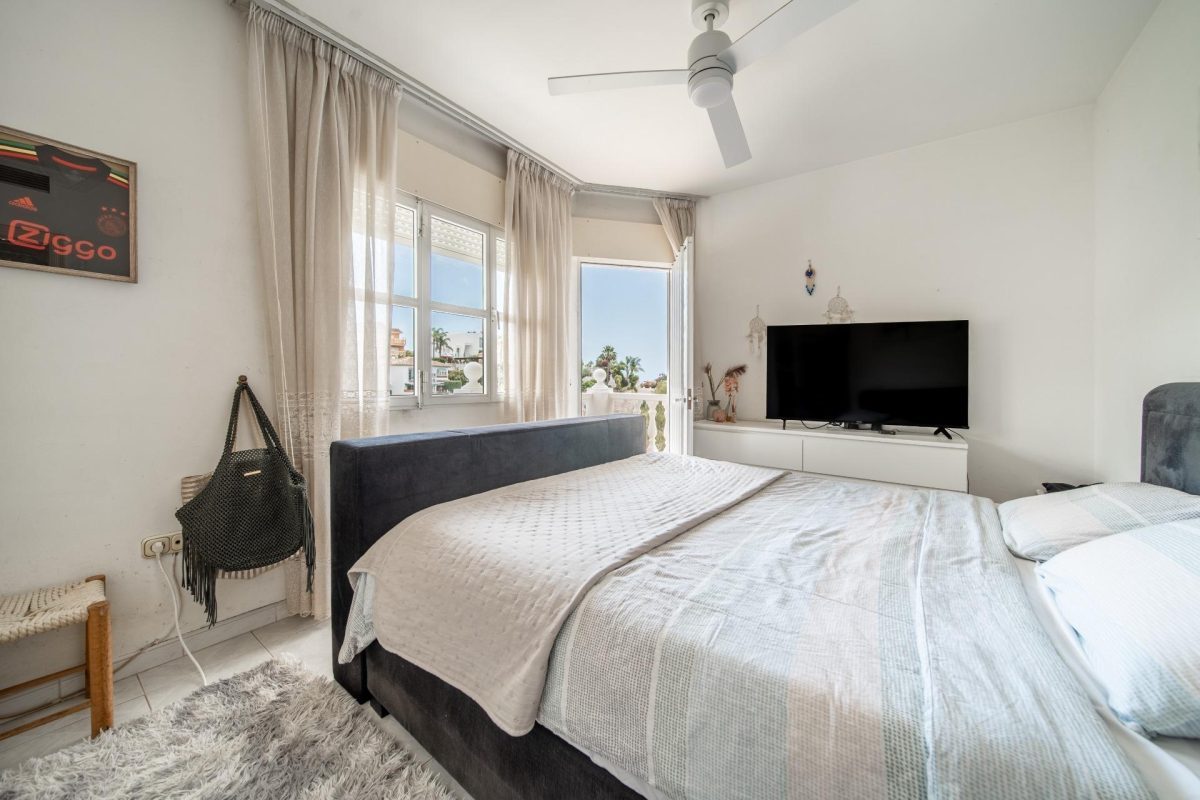Espectacular Villa de Lujo Reformada en El Coto, Costa del Sol: Exclusividad, Amplitud y Alta Rentabilidad — Foto 14