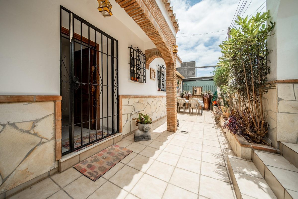 Espectacular Villa de Lujo Reformada en El Coto, Costa del Sol: Exclusividad, Amplitud y Alta Rentabilidad — Foto 10