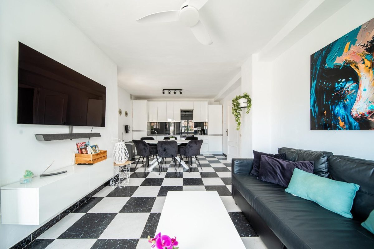 Espectacular Villa de Lujo Reformada en El Coto, Costa del Sol: Exclusividad, Amplitud y Alta Rentabilidad — Foto 6
