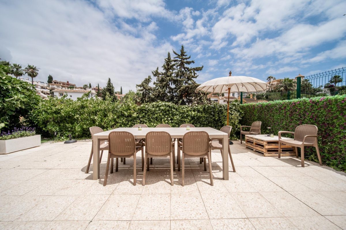 Espectacular Villa de Lujo Reformada en El Coto, Costa del Sol: Exclusividad, Amplitud y Alta Rentabilidad — Foto 2