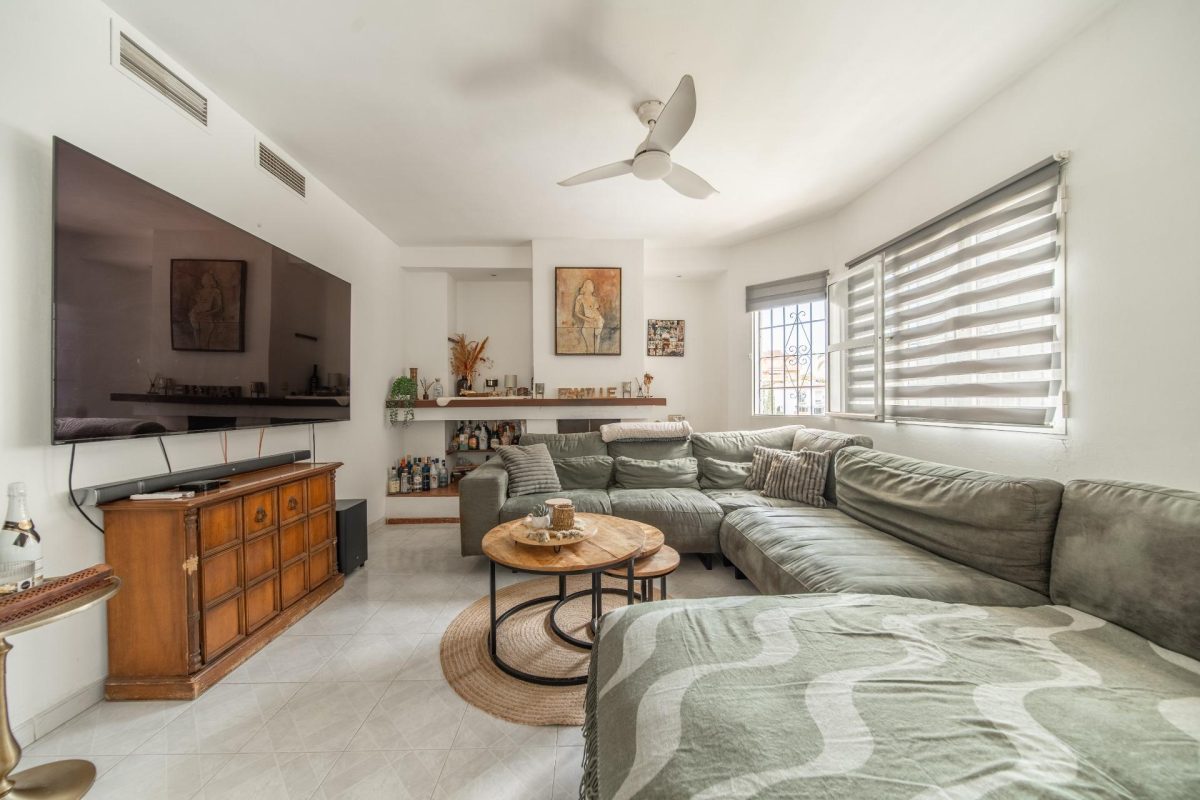 Espectacular Villa de Lujo Reformada en El Coto, Costa del Sol: Exclusividad, Amplitud y Alta Rentabilidad — Foto 25