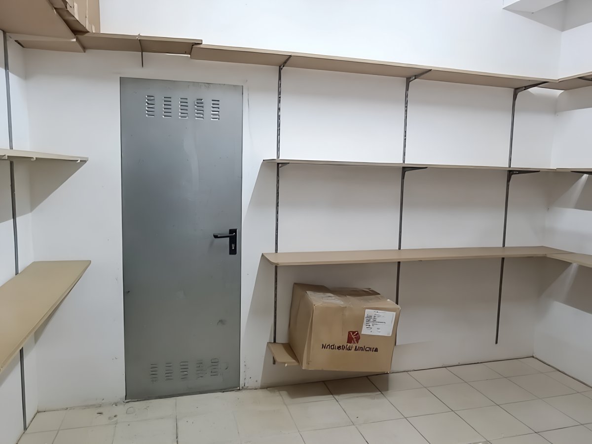 Trastero en venta en el centro de la ciudad - 13 m2 — Foto 14
