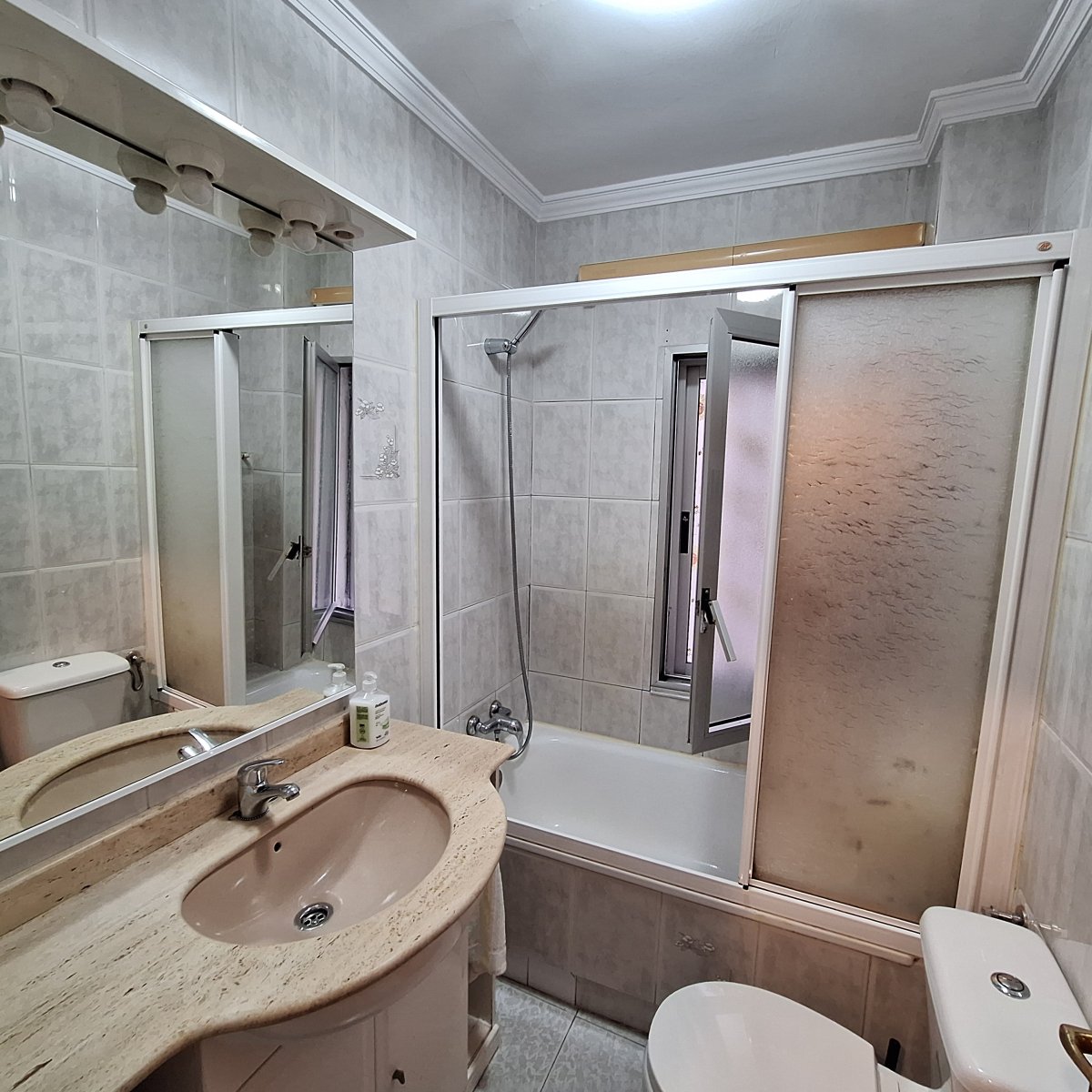 Piso en venta en San Pedro de la Fuente - 2 hab, calefacción — Foto 3