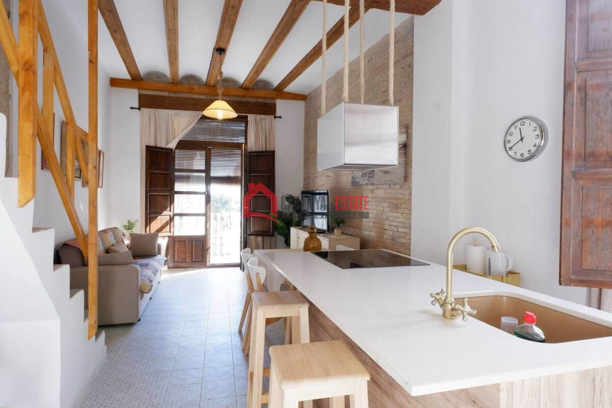 Duplex en alquiler en Valencia — Foto 1