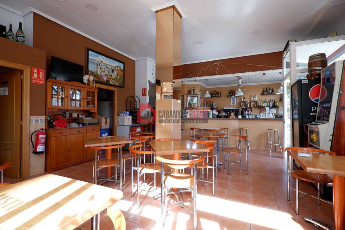 Commercial premises en venta en Valencia — Foto 1