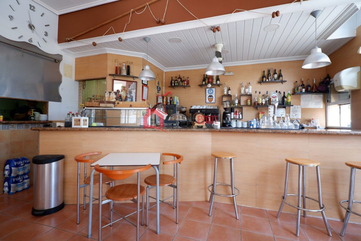 Commercial premises en venta en Valencia — Foto 3