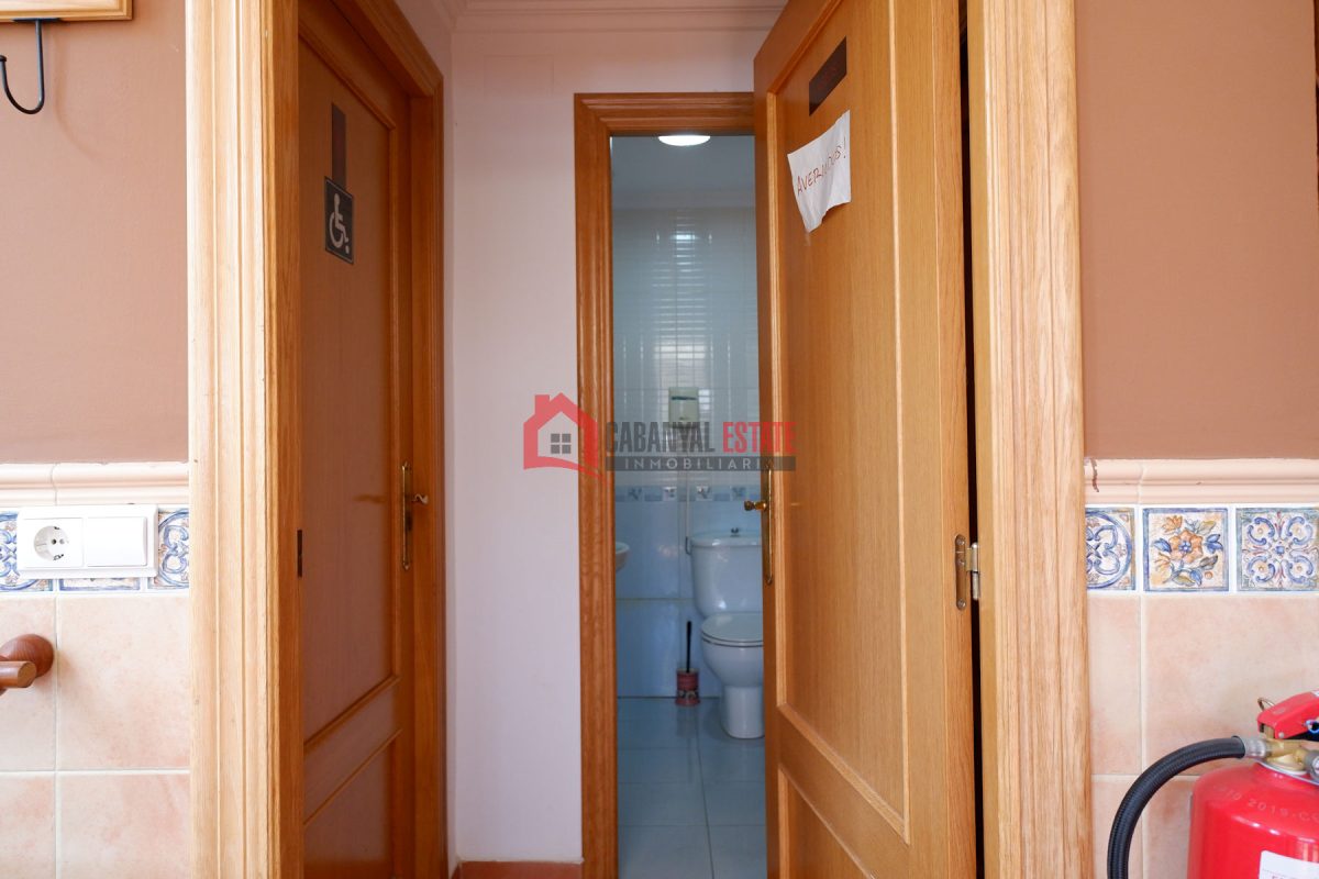Commercial premises en venta en Valencia — Foto 12