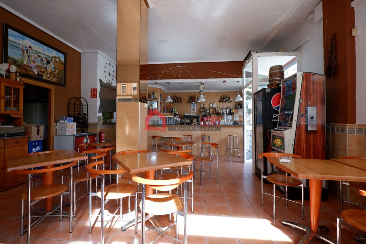 Commercial premises en venta en Valencia — Foto 2
