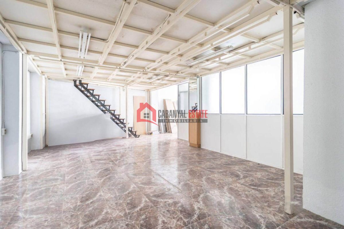 Commercial premises en venta en Valencia — Foto 1