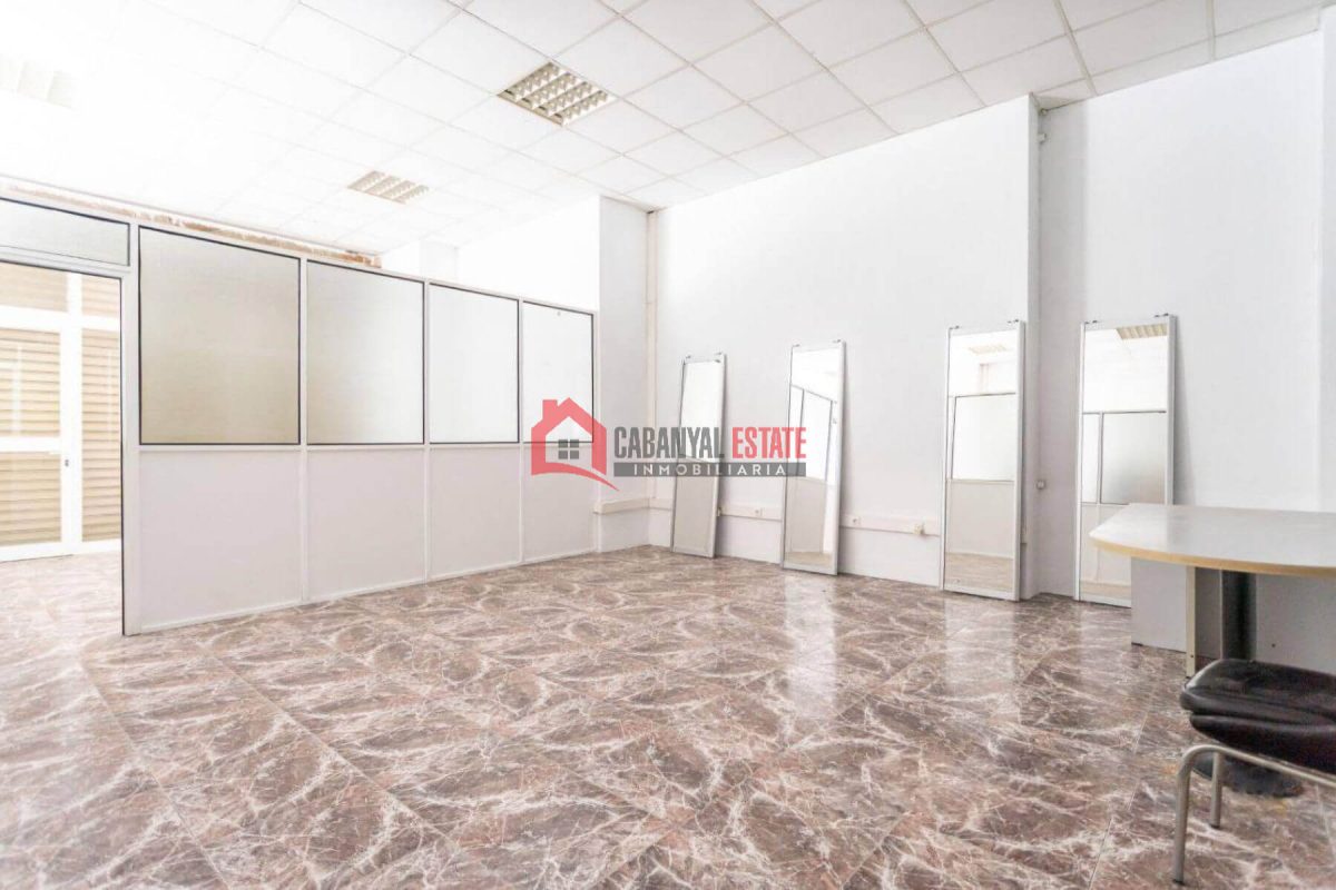 Commercial premises en venta en Valencia — Foto 2