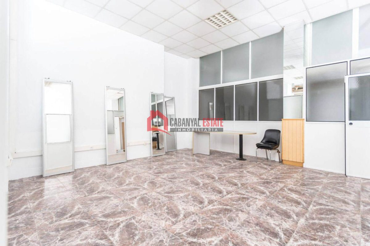 Commercial premises en venta en Valencia — Foto 3