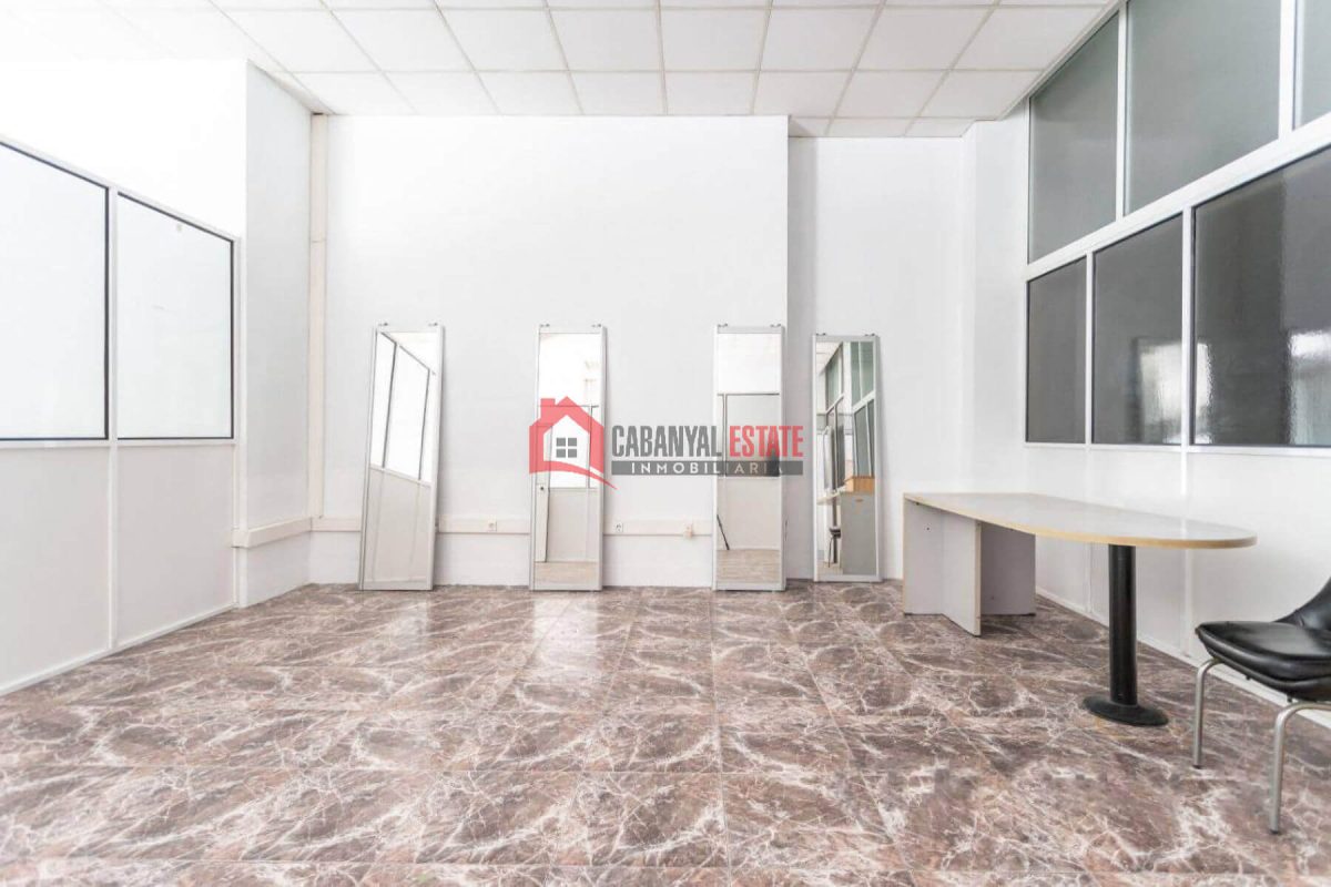 Commercial premises en venta en Valencia — Foto 5