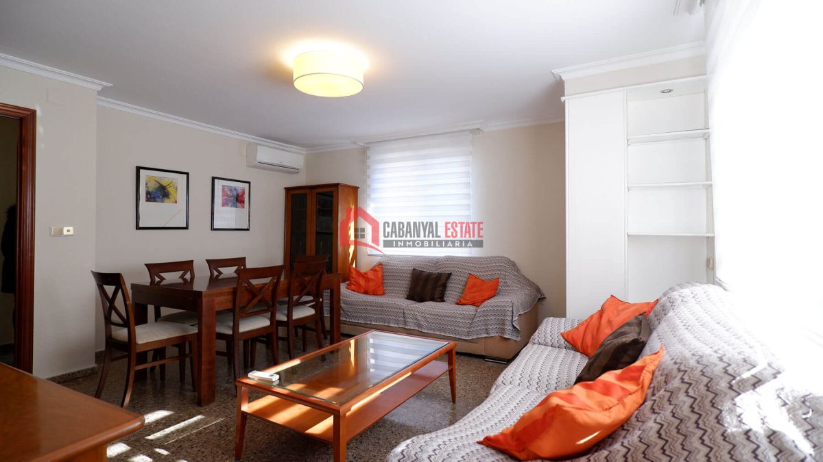 Apartment en alquiler en Valencia — Foto 1