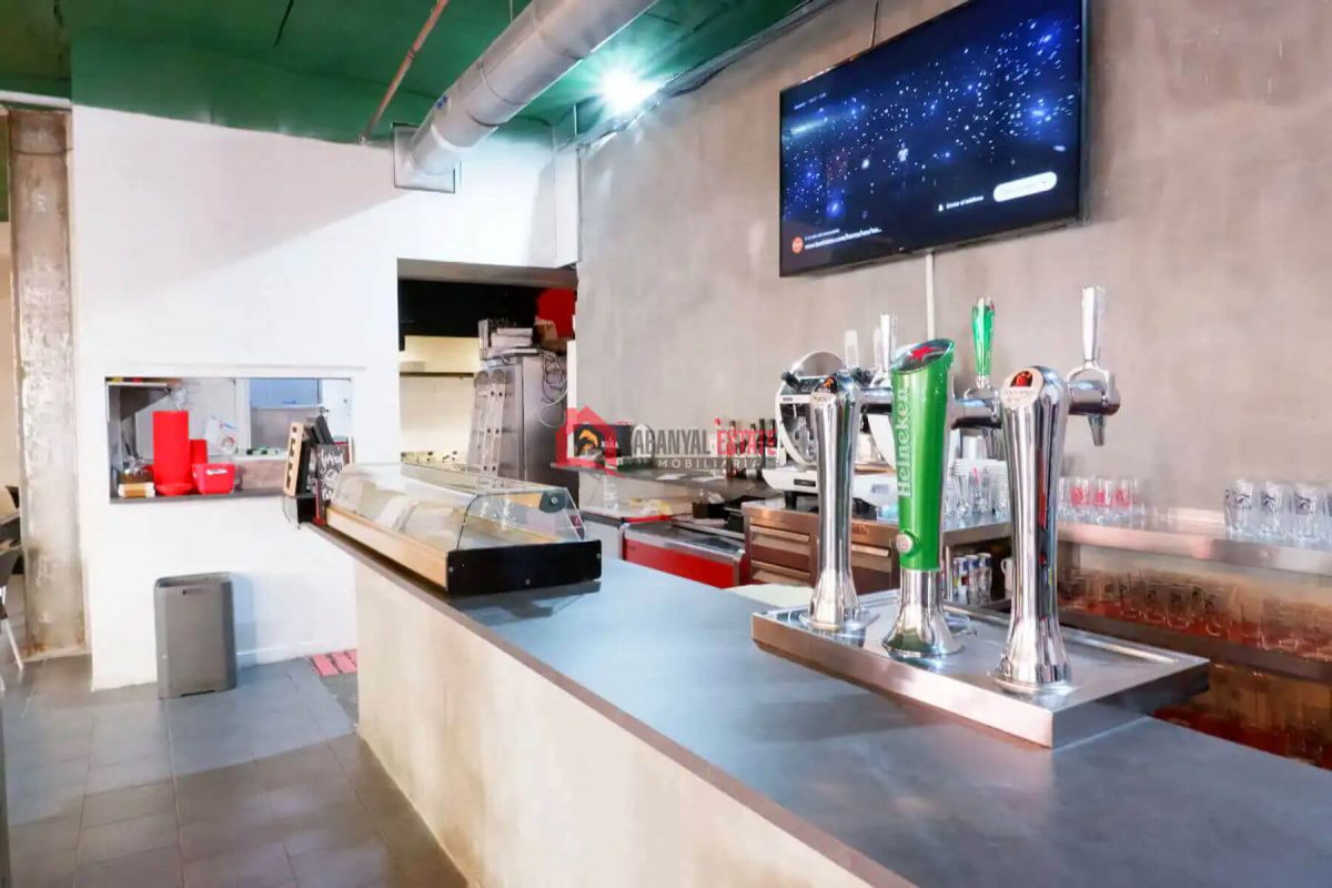 Commercial premises en venta en Valencia — Foto 5