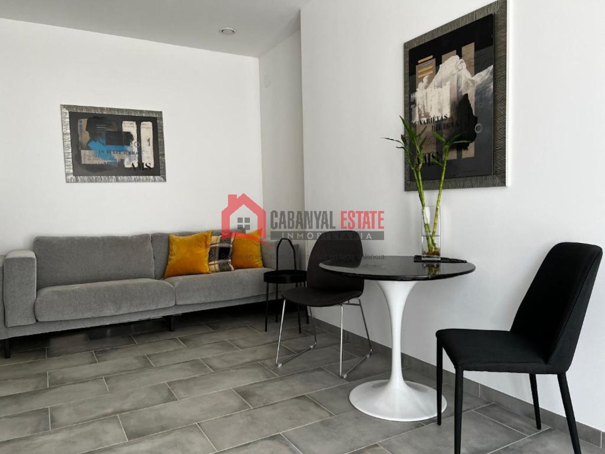 ¿Buscas una inversión inmobiliaria que genere ingresos inmediatos y tenga un gran potencial de revalorización? Desde Cabanyal Estate te presentamos en exclusiva esta planta baja única ubicada en la ca — Foto 18
