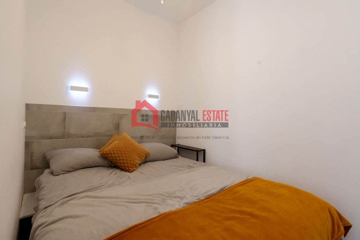 ¿Buscas una inversión inmobiliaria que genere ingresos inmediatos y tenga un gran potencial de revalorización? Desde Cabanyal Estate te presentamos en exclusiva esta planta baja única ubicada en la ca — Foto 14