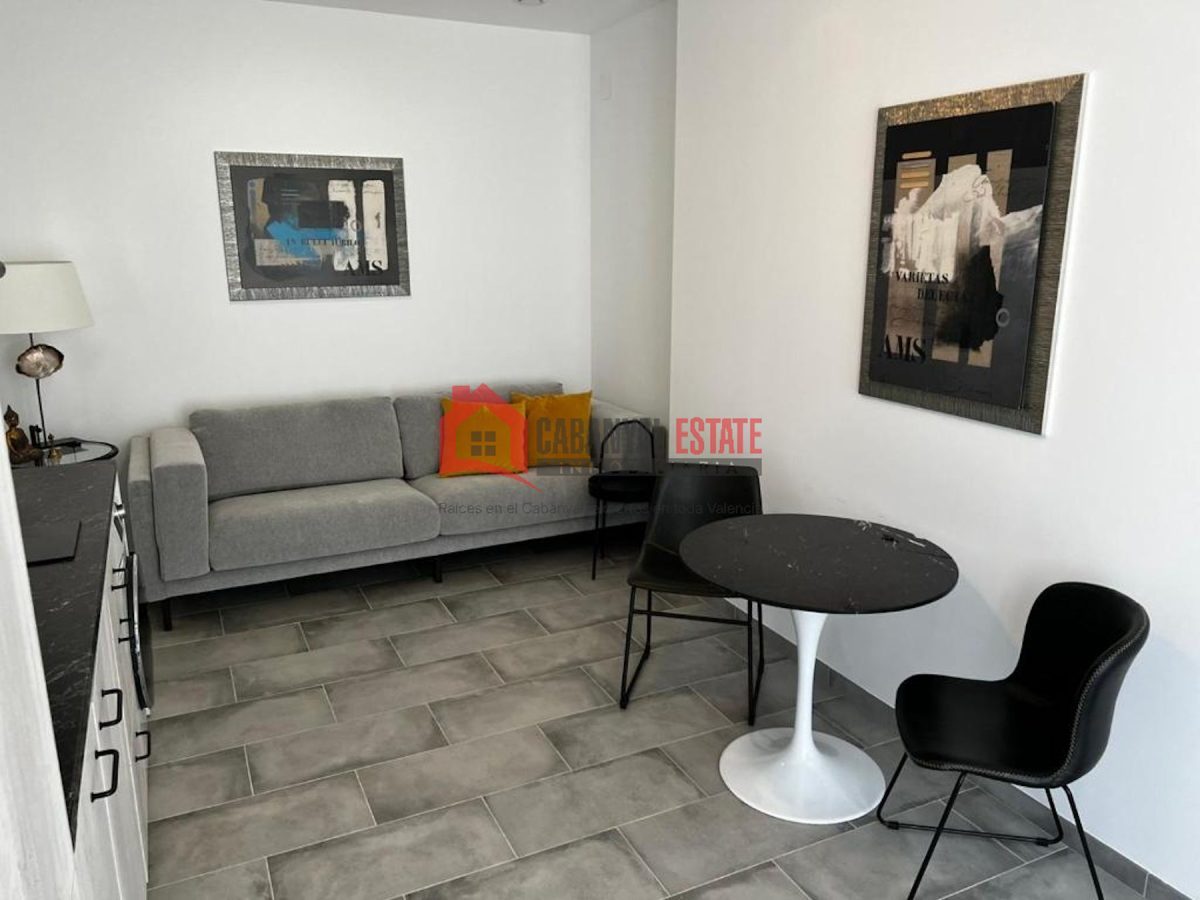 ¿Buscas una inversión inmobiliaria que genere ingresos inmediatos y tenga un gran potencial de revalorización? Desde Cabanyal Estate te presentamos en exclusiva esta planta baja única ubicada en la ca — Foto 17