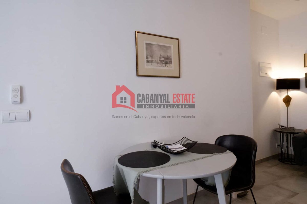 ¿Buscas una inversión inmobiliaria que genere ingresos inmediatos y tenga un gran potencial de revalorización? Desde Cabanyal Estate te presentamos en exclusiva esta planta baja única ubicada en la ca — Foto 3