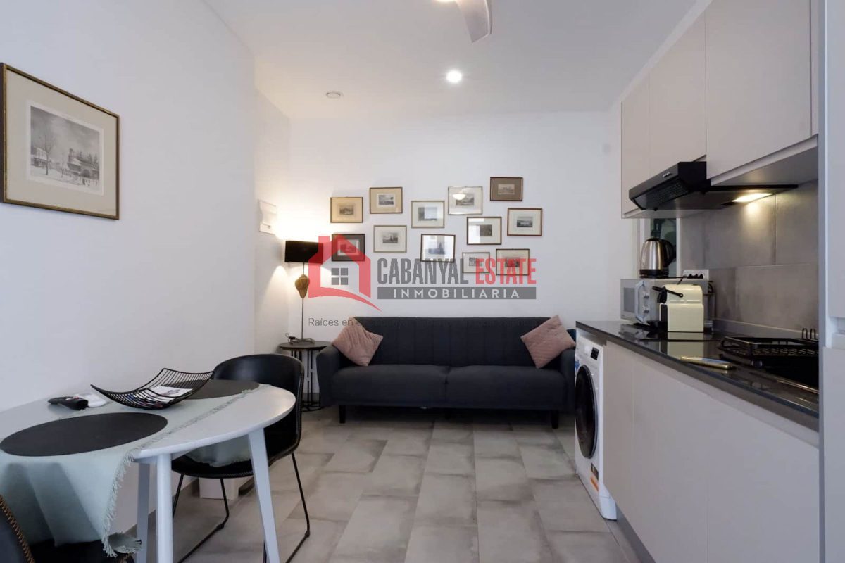 ¿Buscas una inversión inmobiliaria que genere ingresos inmediatos y tenga un gran potencial de revalorización? Desde Cabanyal Estate te presentamos en exclusiva esta planta baja única ubicada en la ca — Foto 1
