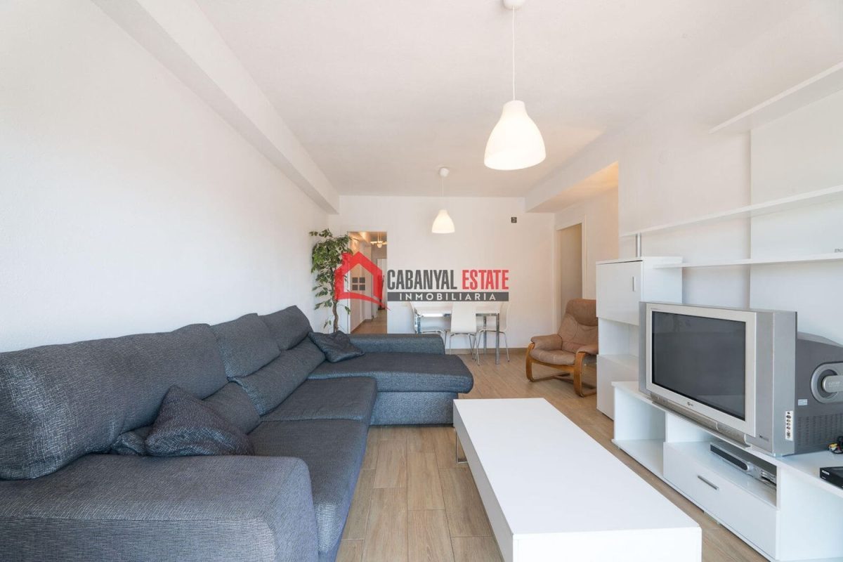 Encantador apartamento de 2 dormitorios con vistas al mar en la Avenida dels Tarongers. — Foto 3