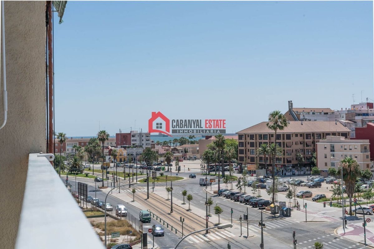 Encantador apartamento de 2 dormitorios con vistas al mar en la Avenida dels Tarongers. — Foto 6