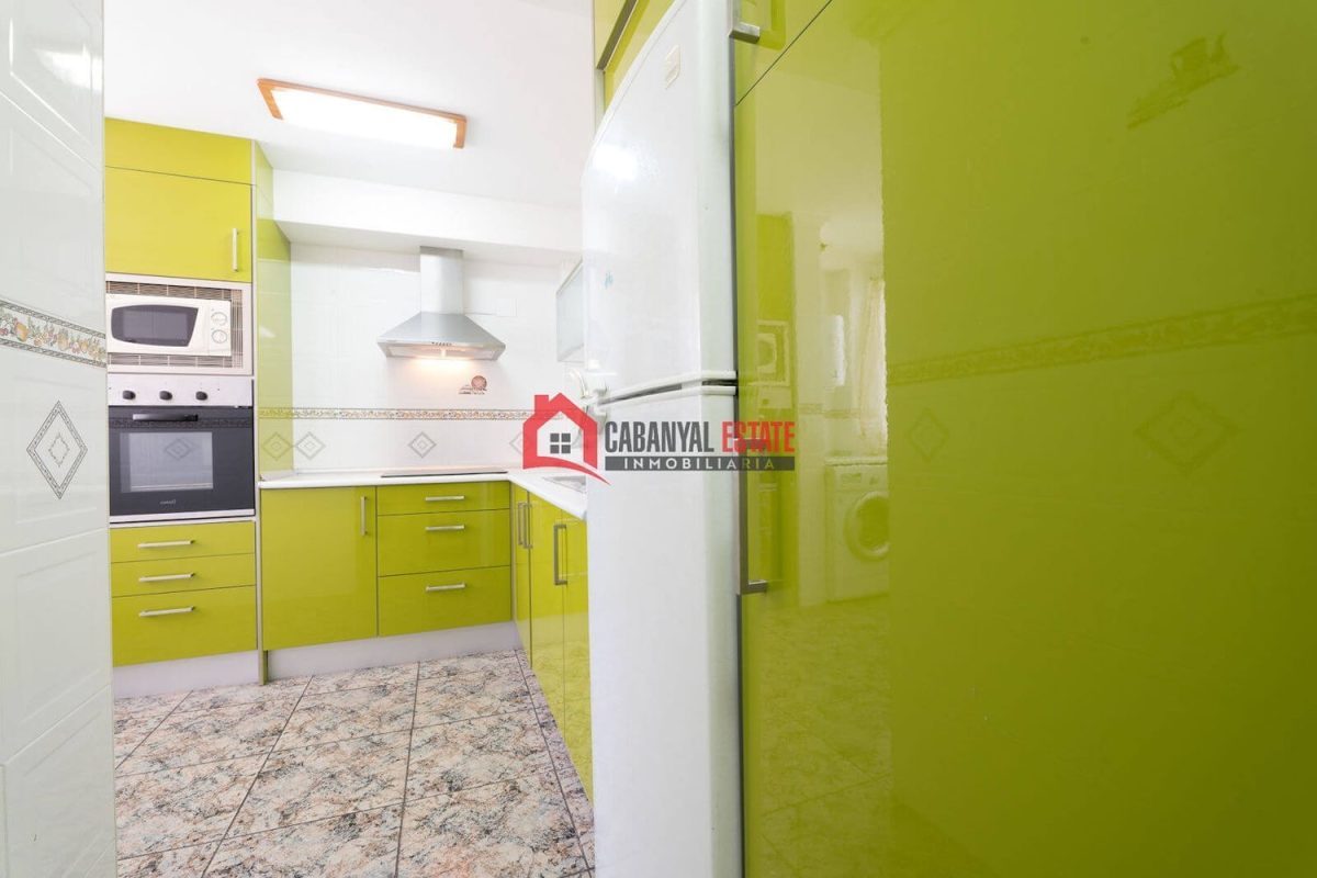 Encantador apartamento de 2 dormitorios con vistas al mar en la Avenida dels Tarongers. — Foto 9