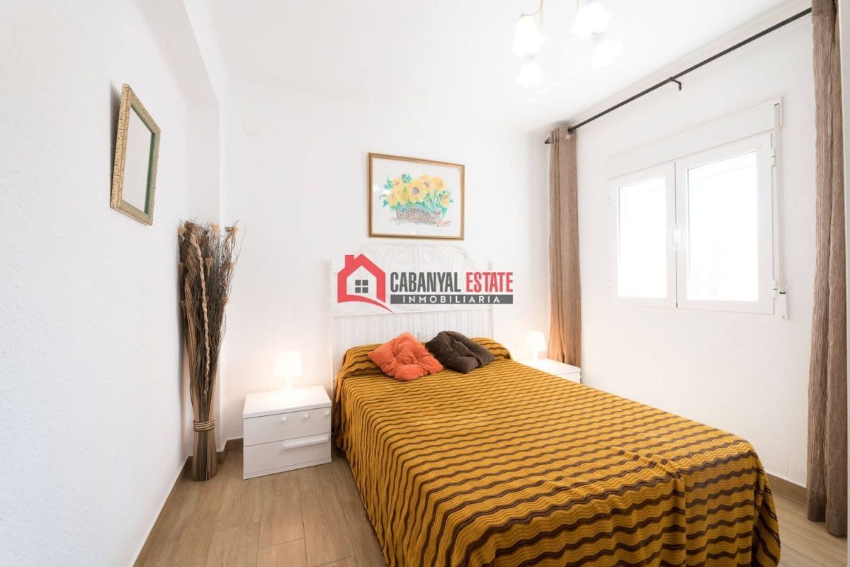 Encantador apartamento de 2 dormitorios con vistas al mar en la Avenida dels Tarongers. — Foto 11