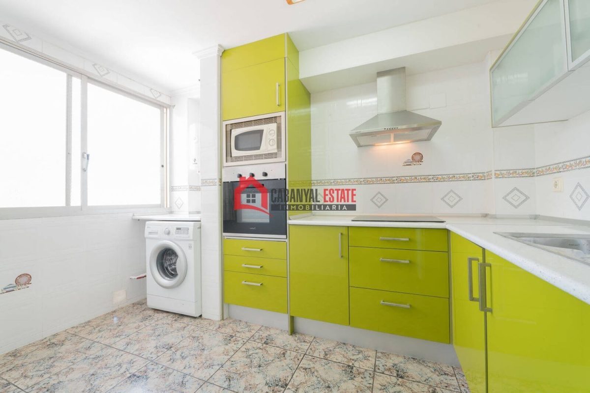 Encantador apartamento de 2 dormitorios con vistas al mar en la Avenida dels Tarongers. — Foto 7