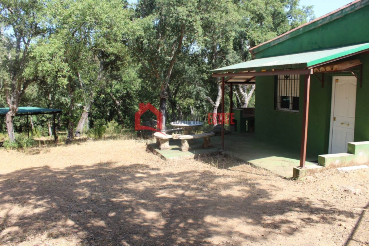 Descubra el equilibrio perfecto entre tranquilidad, exclusividad y accesibilidad en este chalet independiente único enclavado en la serena campiña de Fuencaliente (Ciudad Real). Situado junto a un cot — Foto 43