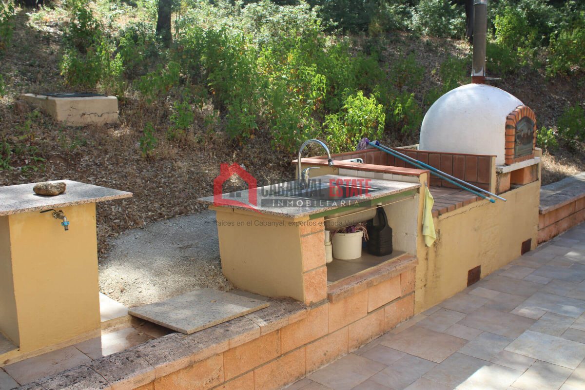 Descubra el equilibrio perfecto entre tranquilidad, exclusividad y accesibilidad en este chalet independiente único enclavado en la serena campiña de Fuencaliente (Ciudad Real). Situado junto a un cot — Foto 40