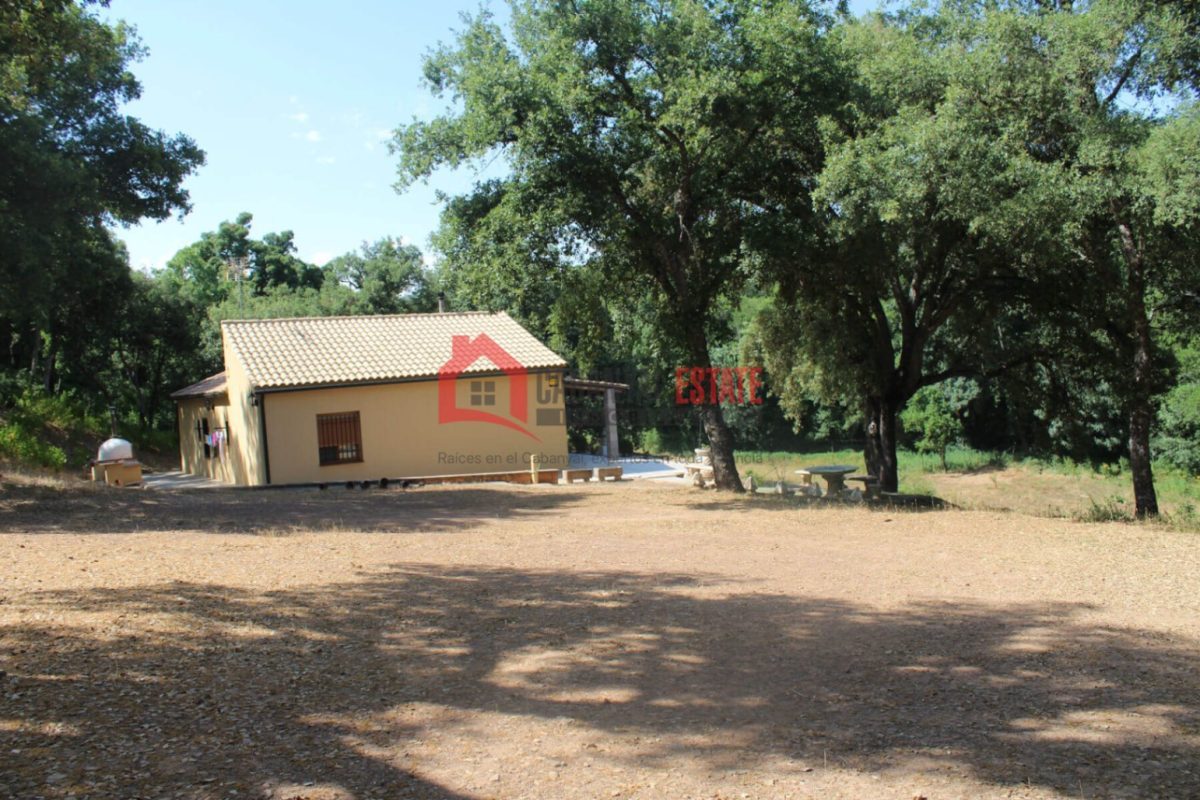 Descubra el equilibrio perfecto entre tranquilidad, exclusividad y accesibilidad en este chalet independiente único enclavado en la serena campiña de Fuencaliente (Ciudad Real). Situado junto a un cot — Foto 6