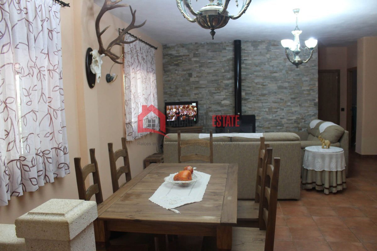 Descubra el equilibrio perfecto entre tranquilidad, exclusividad y accesibilidad en este chalet independiente único enclavado en la serena campiña de Fuencaliente (Ciudad Real). Situado junto a un cot — Foto 15