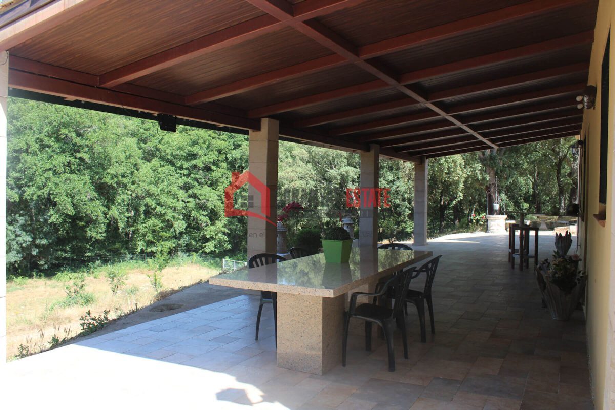 Descubra el equilibrio perfecto entre tranquilidad, exclusividad y accesibilidad en este chalet independiente único enclavado en la serena campiña de Fuencaliente (Ciudad Real). Situado junto a un cot — Foto 11
