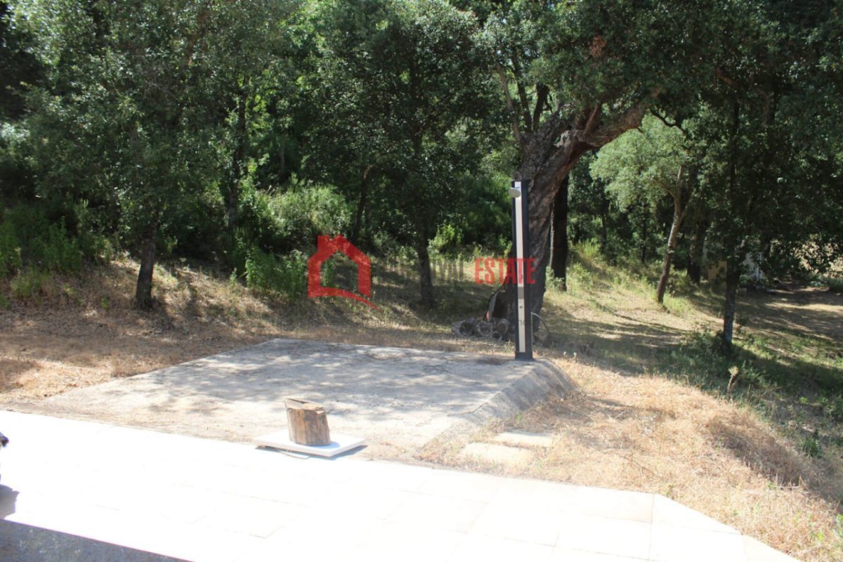 Descubra el equilibrio perfecto entre tranquilidad, exclusividad y accesibilidad en este chalet independiente único enclavado en la serena campiña de Fuencaliente (Ciudad Real). Situado junto a un cot — Foto 37