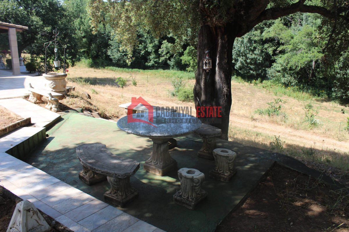 Descubra el equilibrio perfecto entre tranquilidad, exclusividad y accesibilidad en este chalet independiente único enclavado en la serena campiña de Fuencaliente (Ciudad Real). Situado junto a un cot — Foto 35