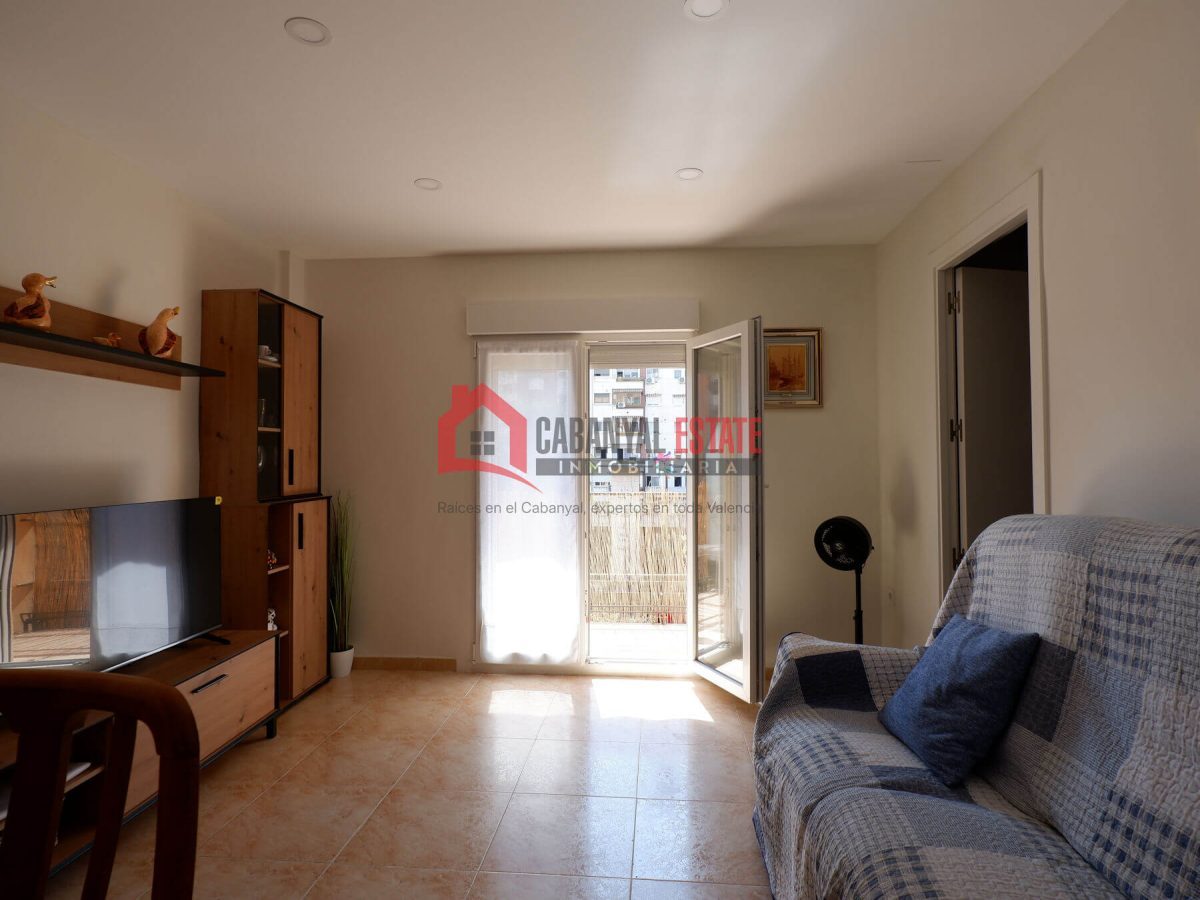 ¿Buscas un hogar listo para entrar a vivir, lleno de luz y ubicado en una de las zonas más demandadas de Valencia? Este fantástico piso esquinero de 83 m² construidos es la opción perfecta: está compl — Foto 3