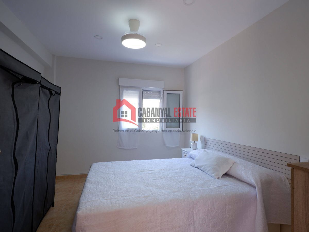 ¿Buscas un hogar listo para entrar a vivir, lleno de luz y ubicado en una de las zonas más demandadas de Valencia? Este fantástico piso esquinero de 83 m² construidos es la opción perfecta: está compl — Foto 25