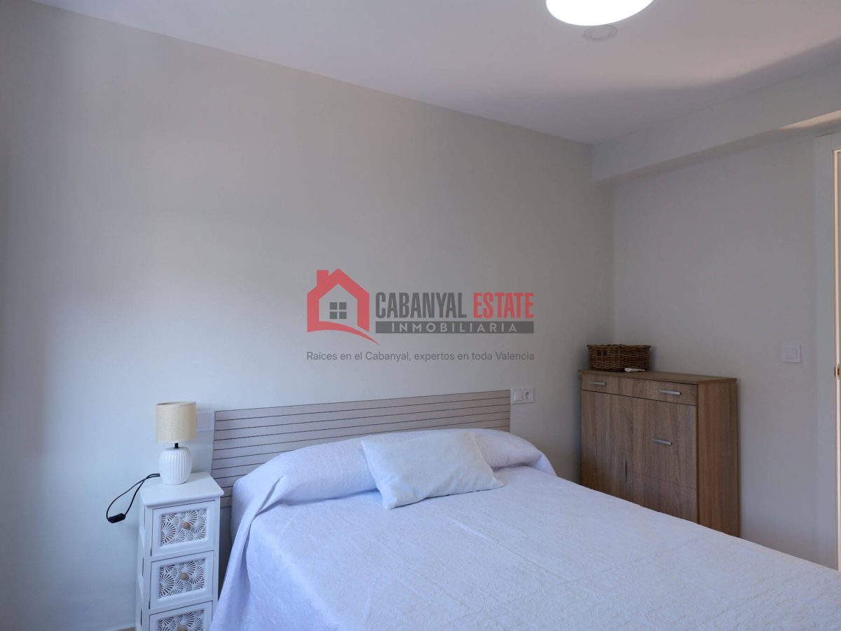 ¿Buscas un hogar listo para entrar a vivir, lleno de luz y ubicado en una de las zonas más demandadas de Valencia? Este fantástico piso esquinero de 83 m² construidos es la opción perfecta: está compl — Foto 27