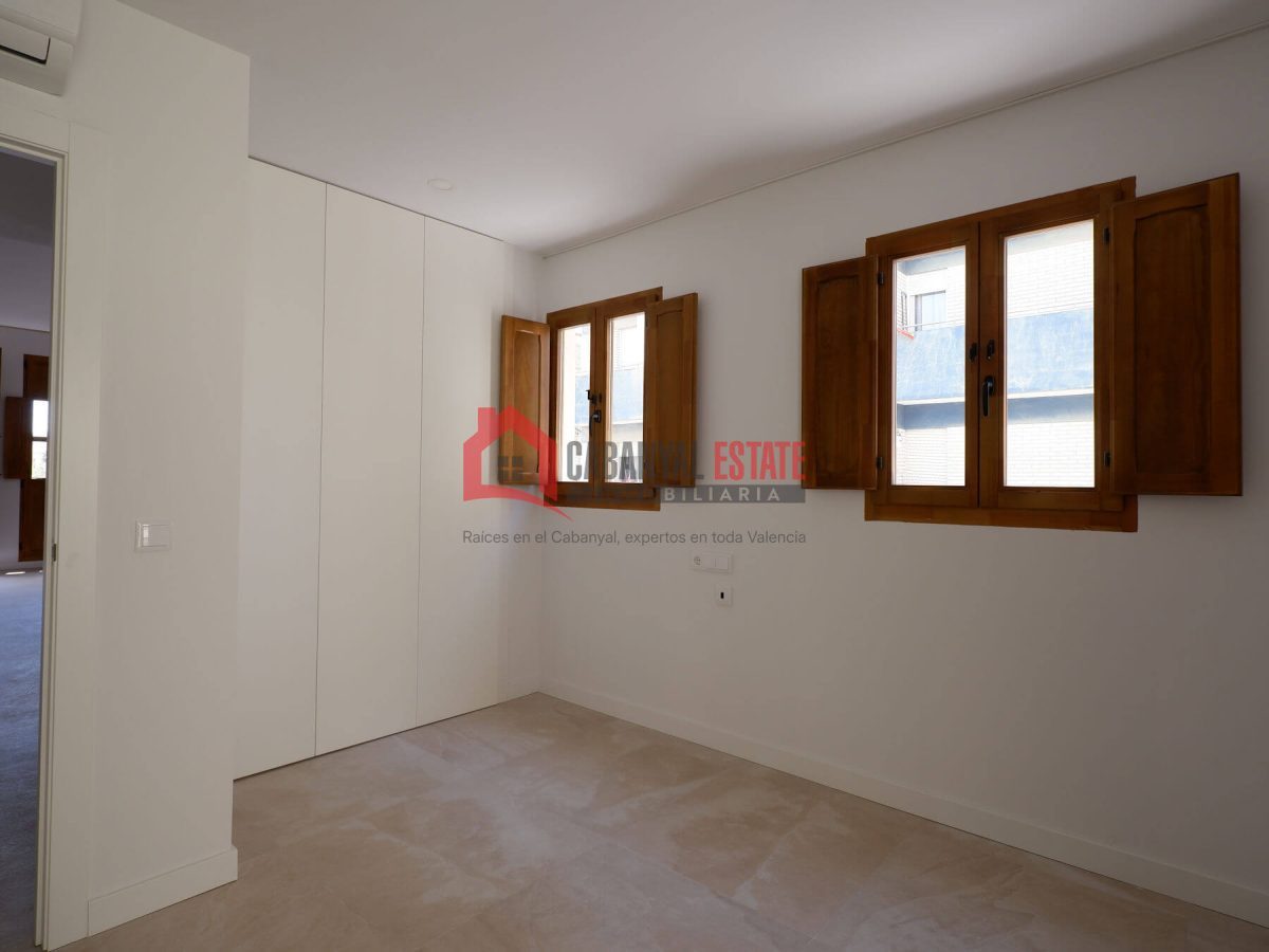 ¿Buscas la autenticidad del barrio marinero sin renunciar al máximo confort contemporáneo? Cabanyal Estate te presenta esta espectacular vivienda de 80 m² construidos, a estrenar, ubicada en una emble — Foto 15