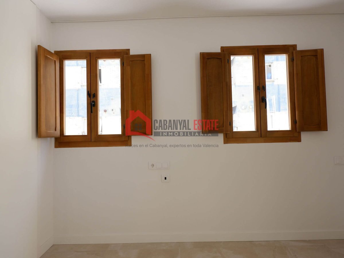 ¿Buscas la autenticidad del barrio marinero sin renunciar al máximo confort contemporáneo? Cabanyal Estate te presenta esta espectacular vivienda de 80 m² construidos, a estrenar, ubicada en una emble — Foto 16