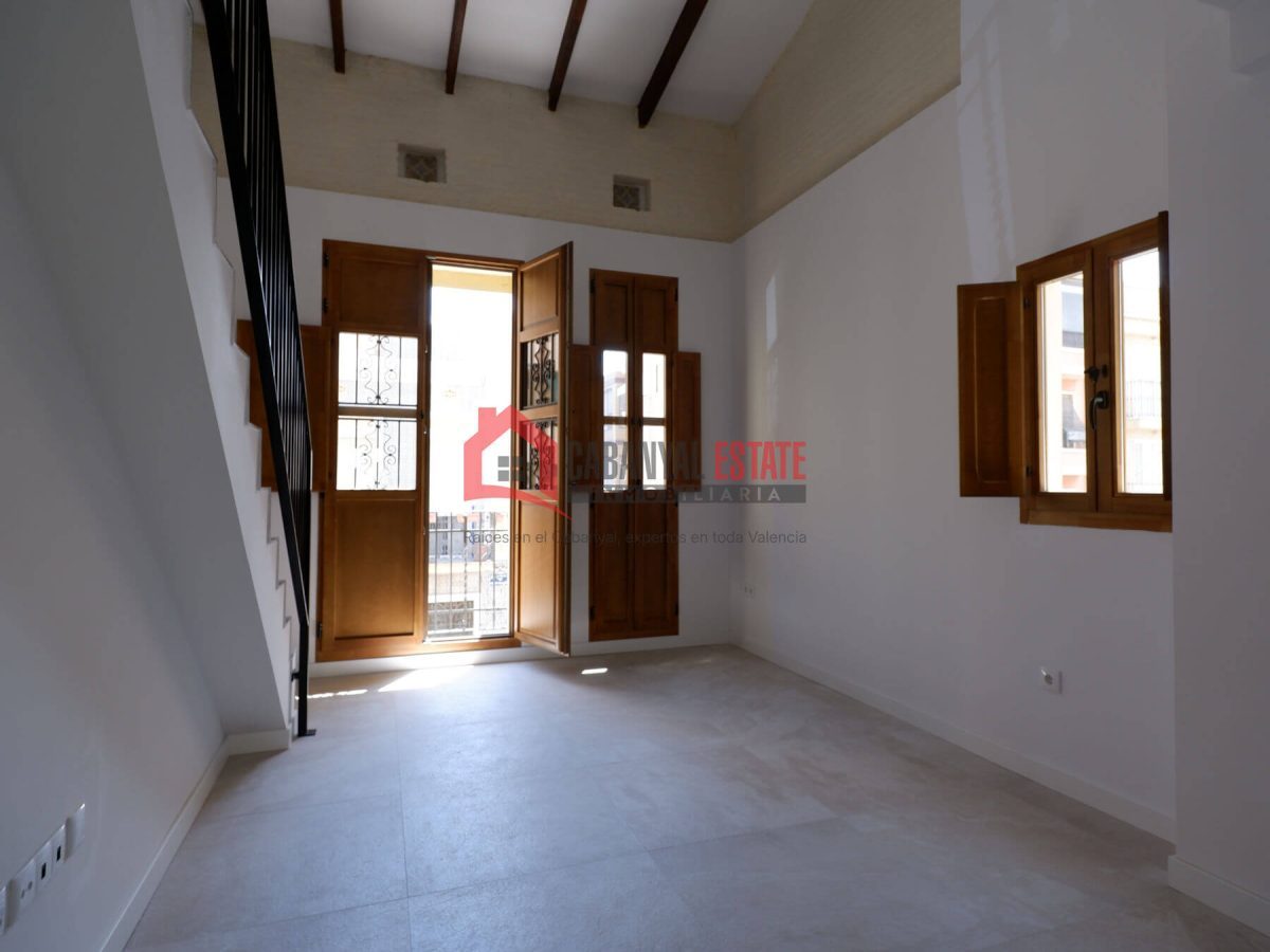 ¿Buscas la autenticidad del barrio marinero sin renunciar al máximo confort contemporáneo? Cabanyal Estate te presenta esta espectacular vivienda de 80 m² construidos, a estrenar, ubicada en una emble — Foto 23