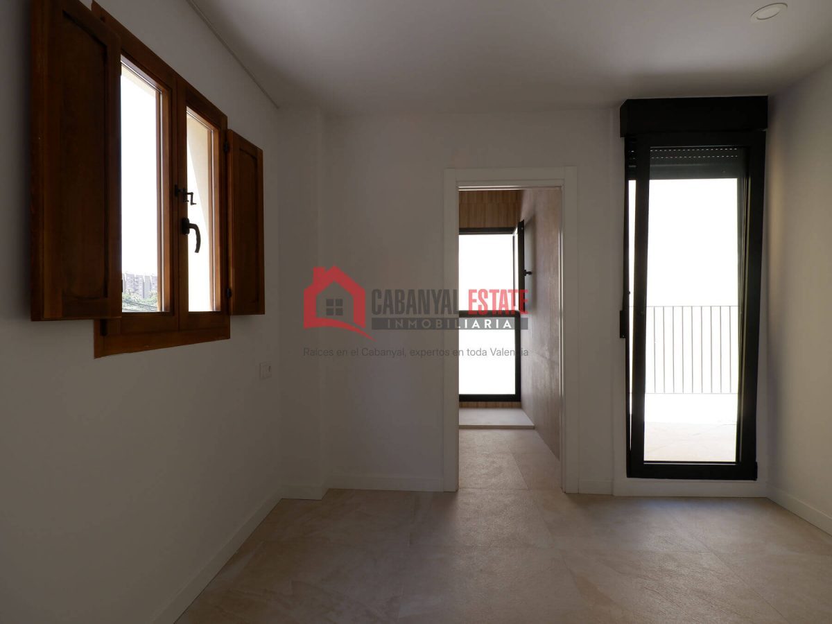 ¿Buscas la autenticidad del barrio marinero sin renunciar al máximo confort contemporáneo? Cabanyal Estate te presenta esta espectacular vivienda de 80 m² construidos, a estrenar, ubicada en una emble — Foto 13